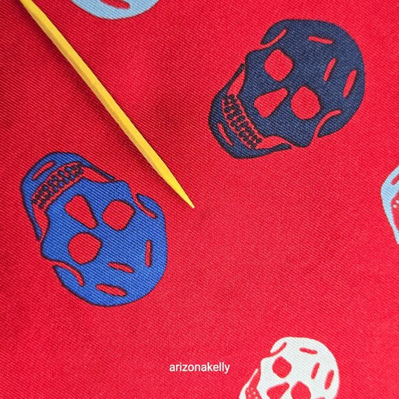 Rare Vintage McQueen Silk Scarf Skulls Hand Rolled Red - Picture 6 of 9